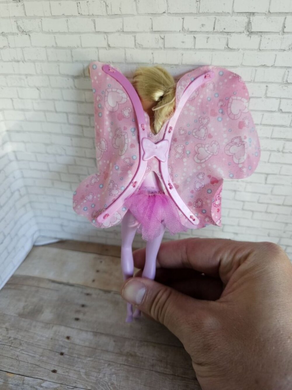 Barbie Fairytale Magic Blonde Fairy Doll Pink Wings Tutu Mattel 2011 Figure - Picture 3 of 4